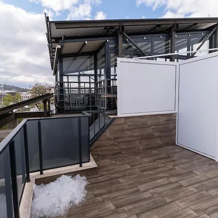 Апартаменты Chic 1br With Balcony In