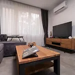 Chic 1br With Balcony In Апартамент Пловдив