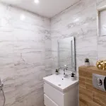 Apartment Chic 1br With Balcony In *