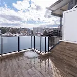 Chic 1br With Balcony In *