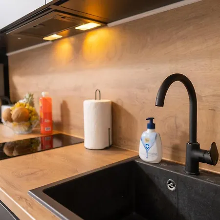 Chic 1br With Balcony In *