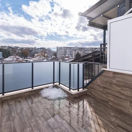 Chic 1br With Balcony In *