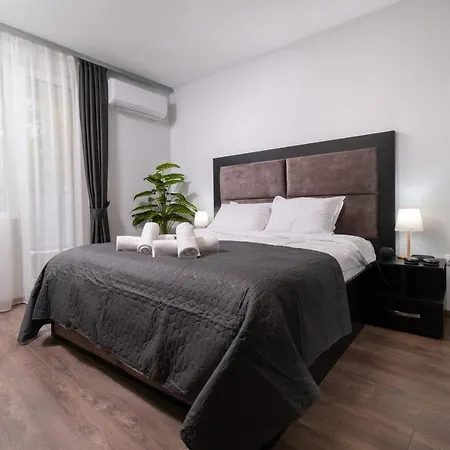 Chic 1br With Balcony In Apartman