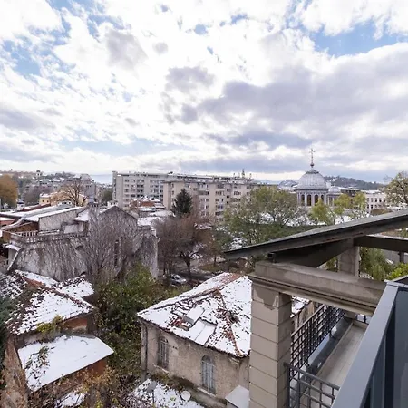 Chic 1br With Balcony In アパート *