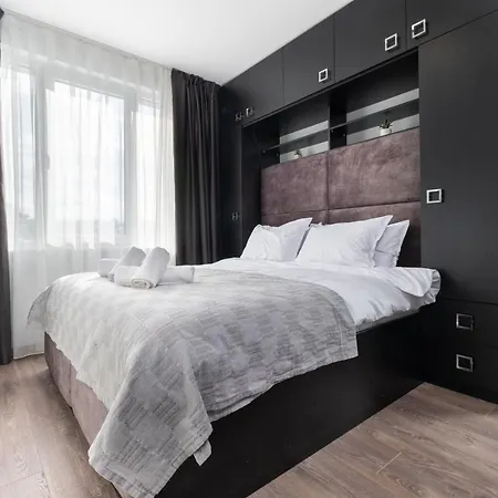 Chic 1br With Balcony In Apartman *