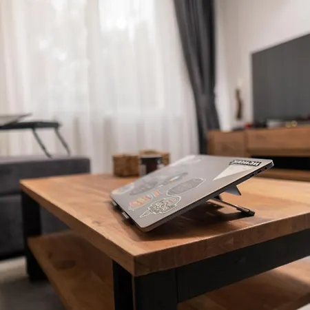 Chic 1br With Balcony In アパート *