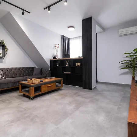 Chic 1br With Balcony In * Płowdiw