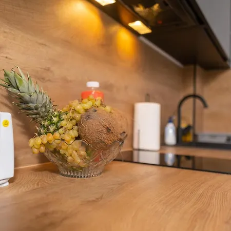 Chic 1br With Balcony In Apartman *