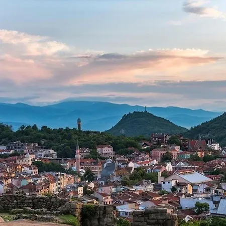 Chic 1br With Balcony In *