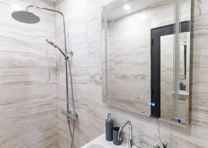 Chic 1br With Balcony In Apartamento