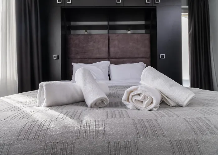 公寓 Chic 1br With Balcony In