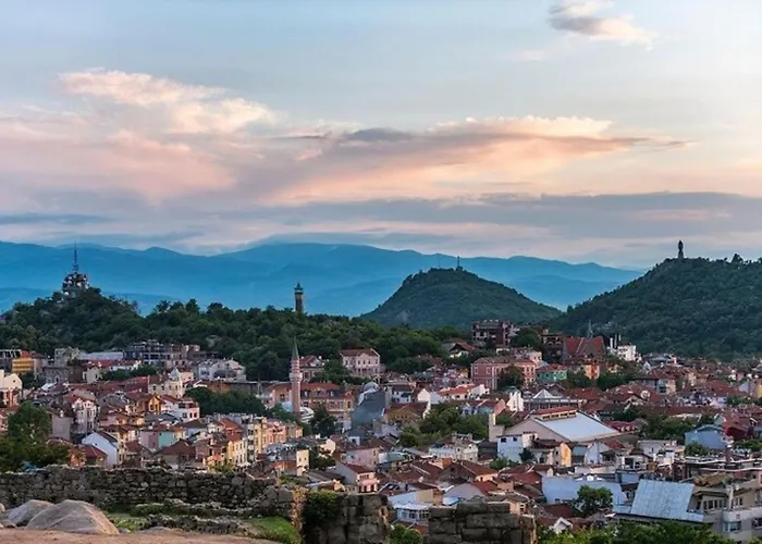 Chic 1br With Balcony In *